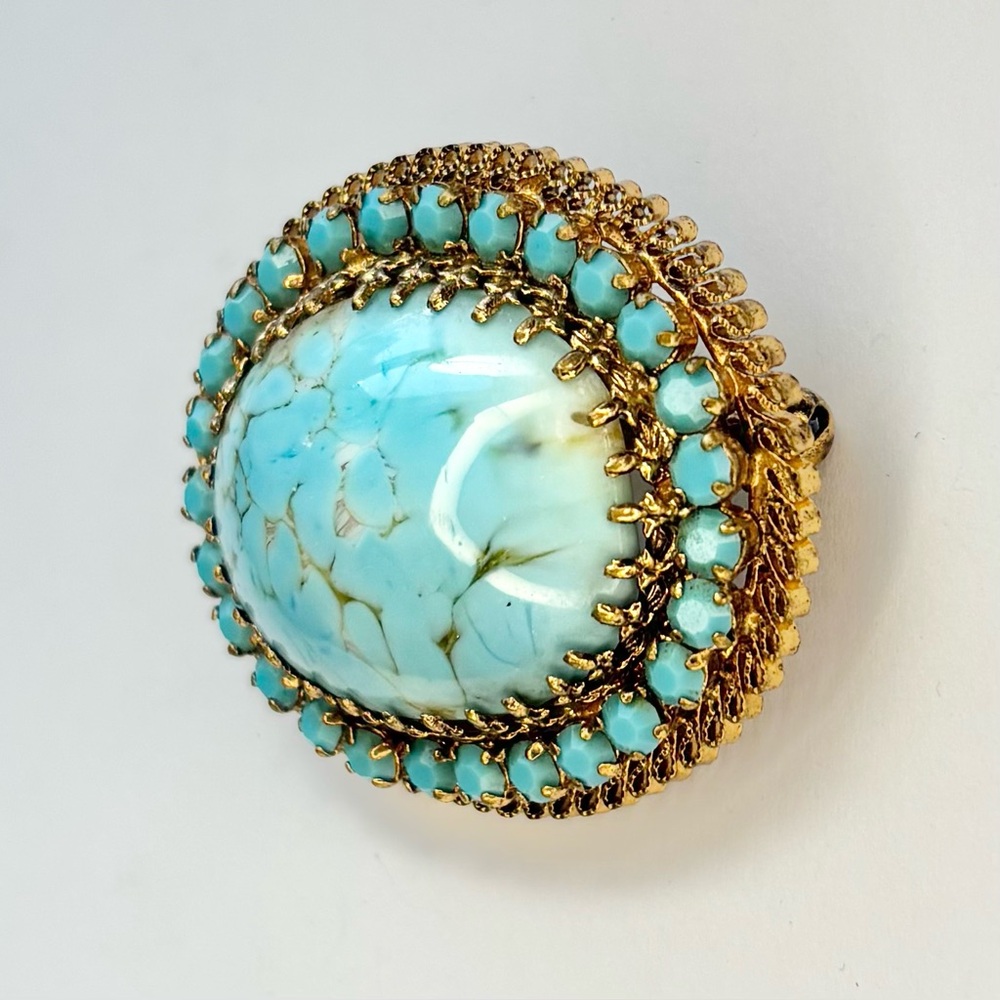 Vintage Austrian Hubble Glass Cabochon Turquoise and Gold Brooch - Picture 2 of 8